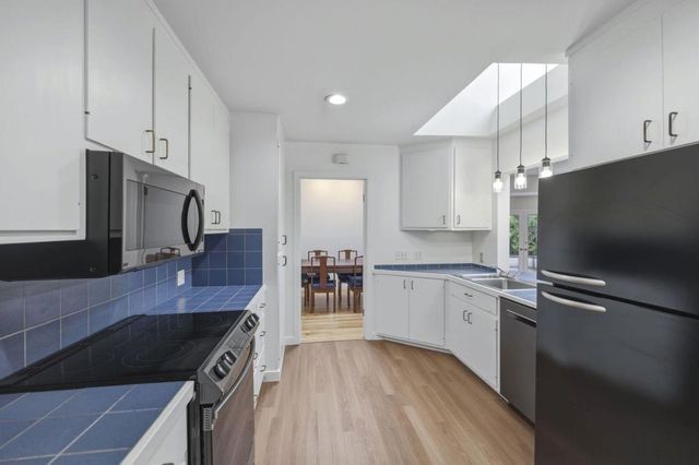 1537 Dana Avenue, Palo Alto, CA 94303