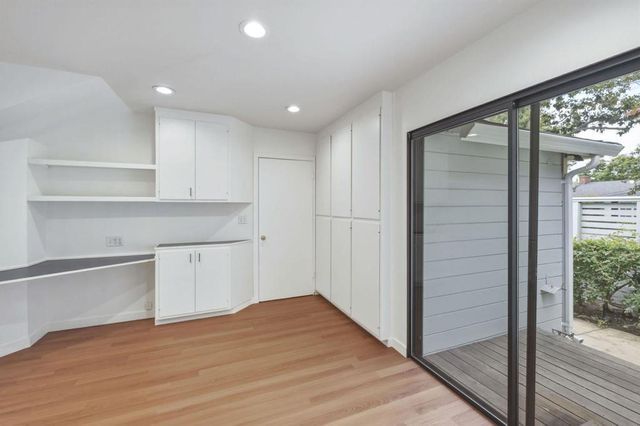 1537 Dana Avenue, Palo Alto, CA 94303