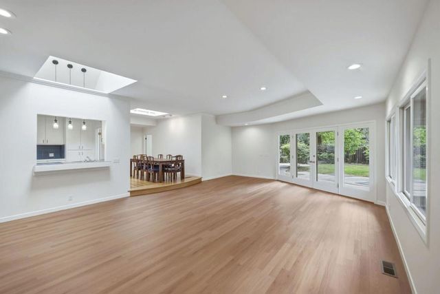 1537 Dana Avenue, Palo Alto, CA 94303