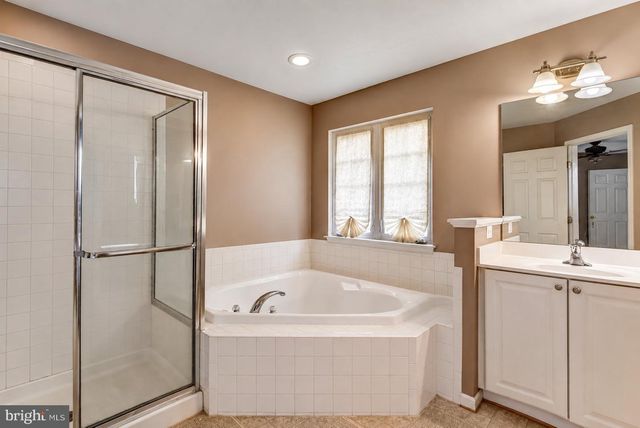 17077 LOFTRIDGE LN, Gainesville, VA 20155