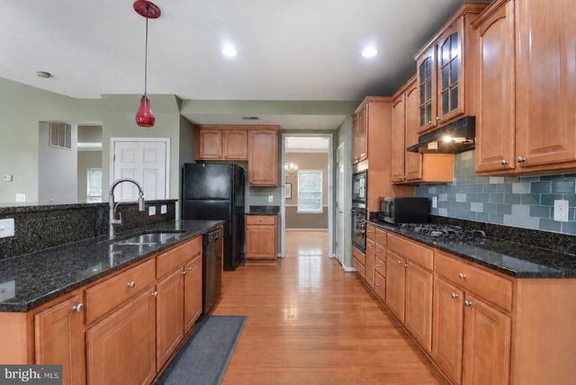 17077 LOFTRIDGE LN, Gainesville, VA 20155