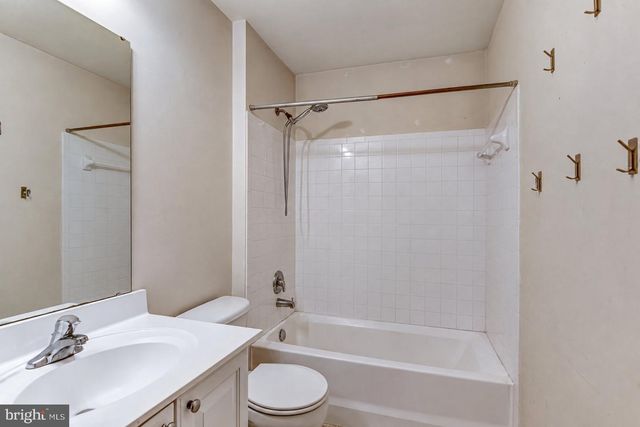 17077 LOFTRIDGE LN, Gainesville, VA 20155