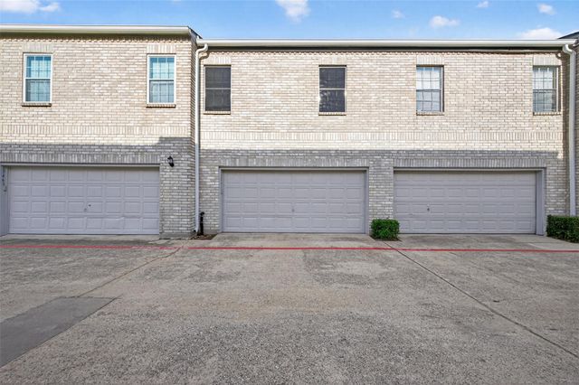 17461 Red Oak Drive 7461, Houston, TX 77090