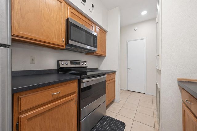 17461 Red Oak Drive 7461, Houston, TX 77090