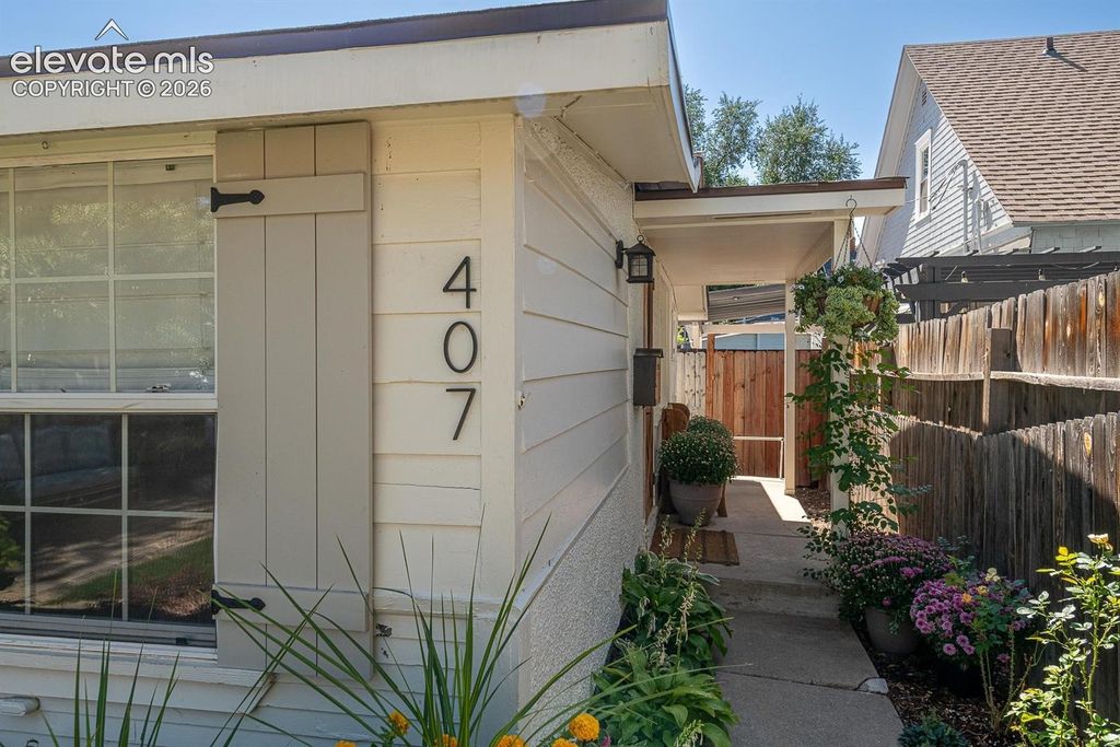 407 E San Rafael Street, Colorado Springs, CO 80903 — photo 2