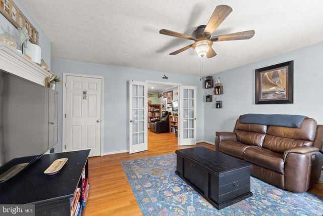 122 BUTTON BUSH AVE, Stephens City, VA 22655
