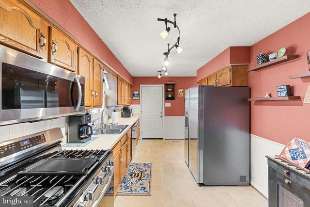 122 BUTTON BUSH AVE, Stephens City, VA 22655