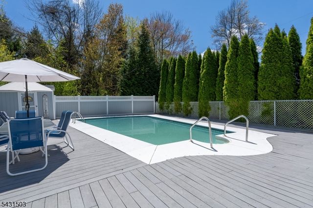 4 Spruce Ct, Vernon Twp., NJ 07422