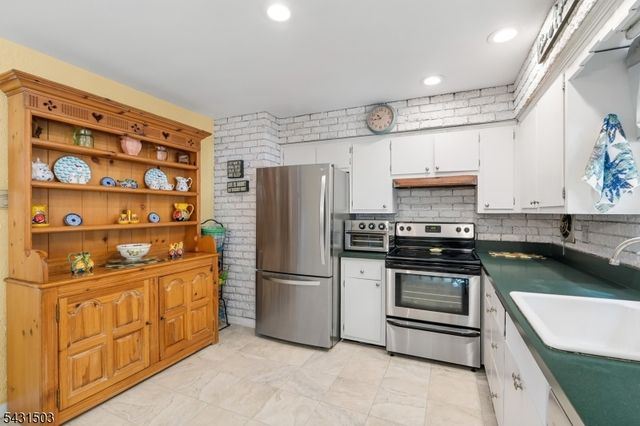 4 Spruce Ct, Vernon Twp., NJ 07422
