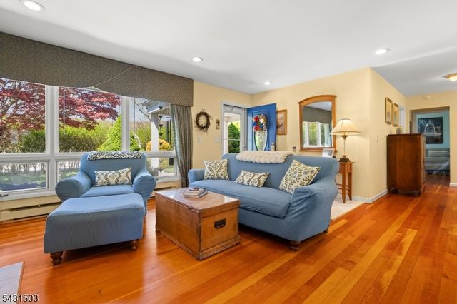 4 Spruce Ct, Vernon Twp., NJ 07422