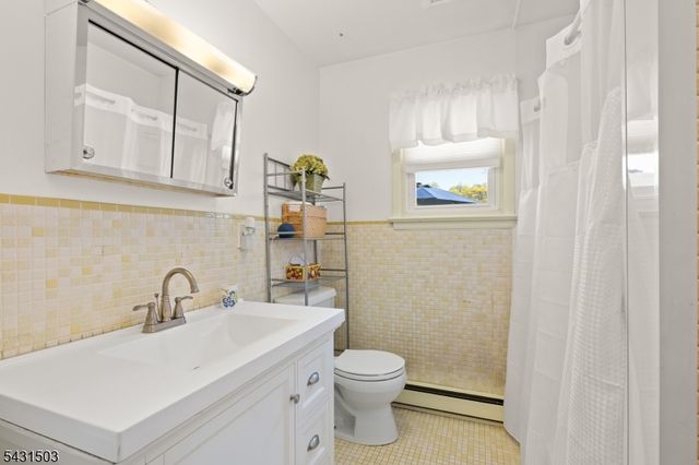 4 Spruce Ct, Vernon Twp., NJ 07422
