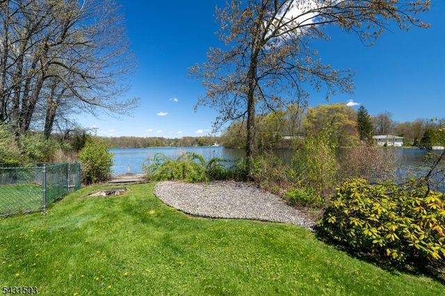4 Spruce Ct, Vernon Twp., NJ 07422