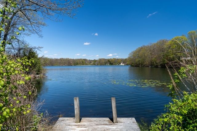 4 Spruce Ct, Vernon Twp., NJ 07422