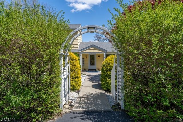 4 Spruce Ct, Vernon Twp., NJ 07422