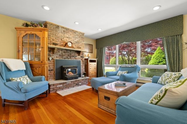 4 Spruce Ct, Vernon Twp., NJ 07422