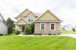303 S 61st Street, West Des Moines, IA 50266