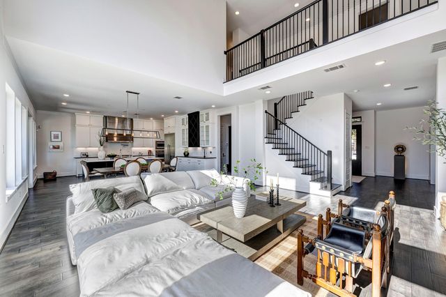 3205 Durhill Street, Houston, TX 77025