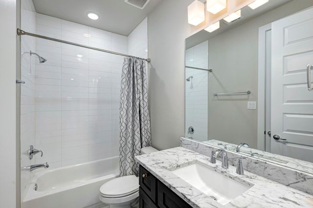 3205 Durhill Street, Houston, TX 77025