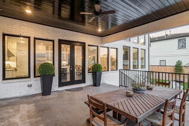 3205 Durhill Street, Houston, TX 77025