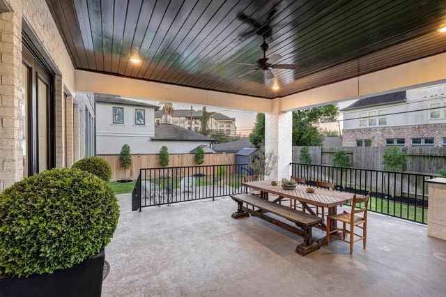 3205 Durhill Street, Houston, TX 77025