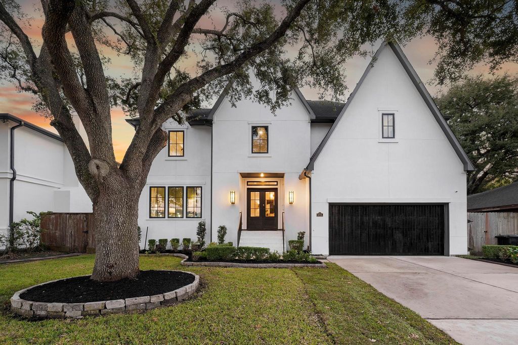 3205 Durhill Street, Houston, TX 77025