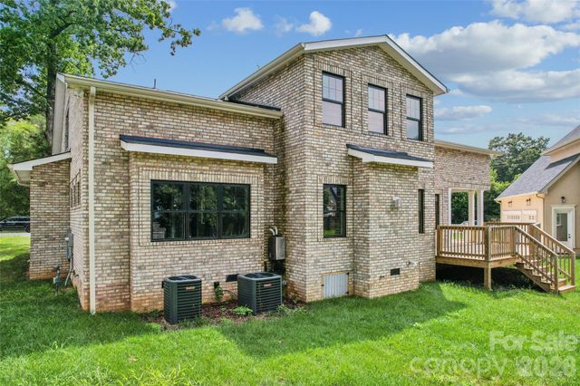 101 Mcalway Road, Charlotte, NC 28211