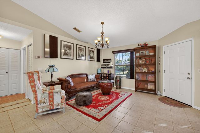 2833 Stoneway Lane A, Fort Pierce, FL 34982