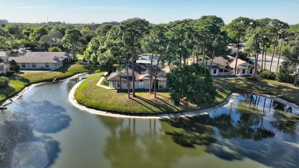 2833 Stoneway Lane A, Fort Pierce, FL 34982