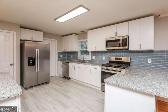 282 Somerset Court, Lawrenceville, GA 30044