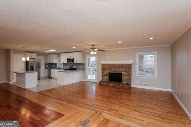 282 Somerset Court, Lawrenceville, GA 30044