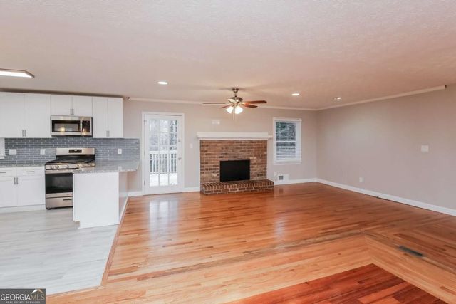 282 Somerset Court, Lawrenceville, GA 30044