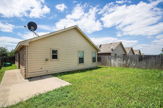 4032 Eagle Drive, Forney, TX 75126