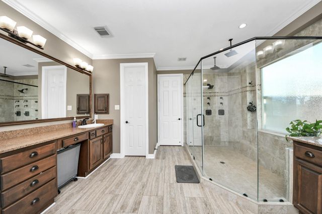 1335 Lake Grayson Drive, Katy, TX 77494