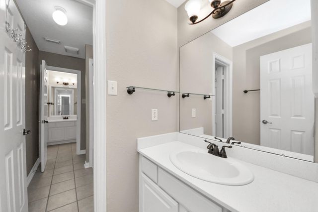 1335 Lake Grayson Drive, Katy, TX 77494