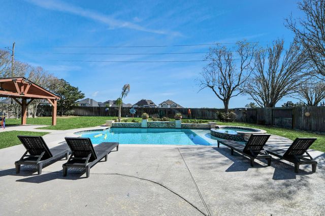 1335 Lake Grayson Drive, Katy, TX 77494