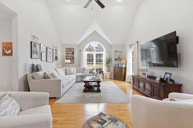 63 Indian Ln, Canton, MA 02021