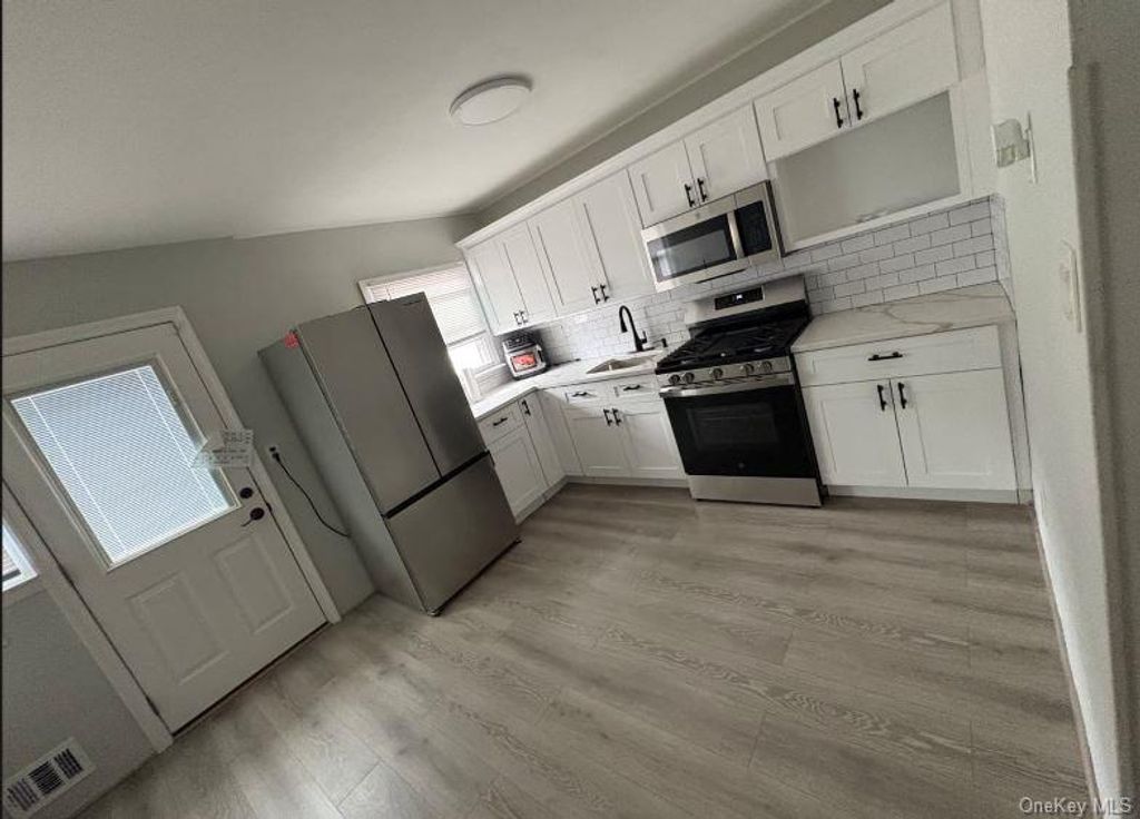 196 Westbury Boulevard, Hempstead, NY 11550 — photo 4
