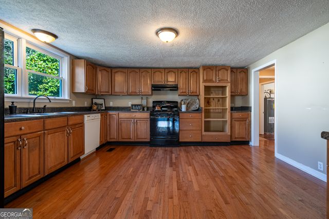 11 Magnolia Street, Aragon, GA 30104