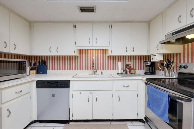 2013 38TH STREET W, Bradenton, FL 34205