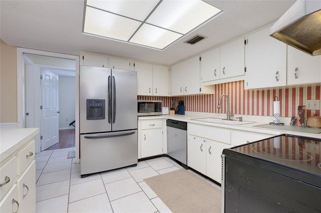 2013 38TH STREET W, Bradenton, FL 34205