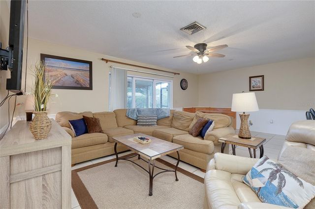 2013 38TH STREET W, Bradenton, FL 34205