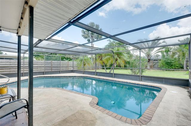2013 38TH STREET W, Bradenton, FL 34205
