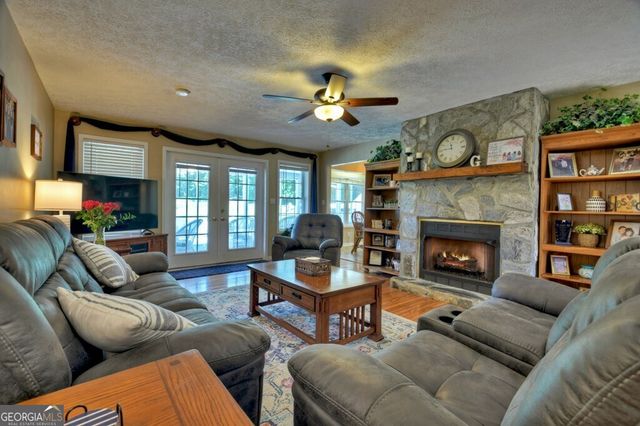 4238 Mobile Road, Mccaysville, GA 30555