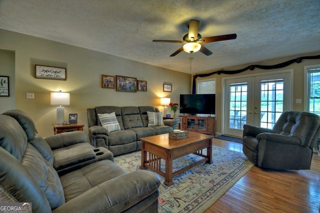 4238 Mobile Road, Mccaysville, GA 30555