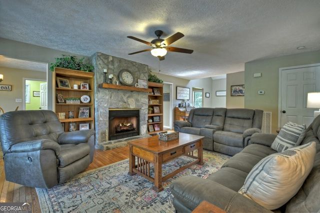 4238 Mobile Road, Mccaysville, GA 30555