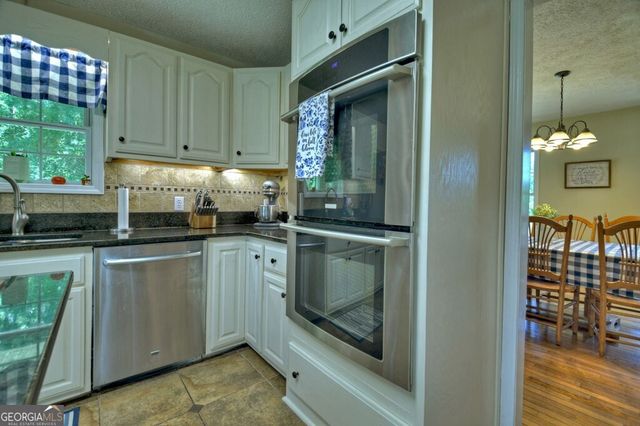 4238 Mobile Road, Mccaysville, GA 30555