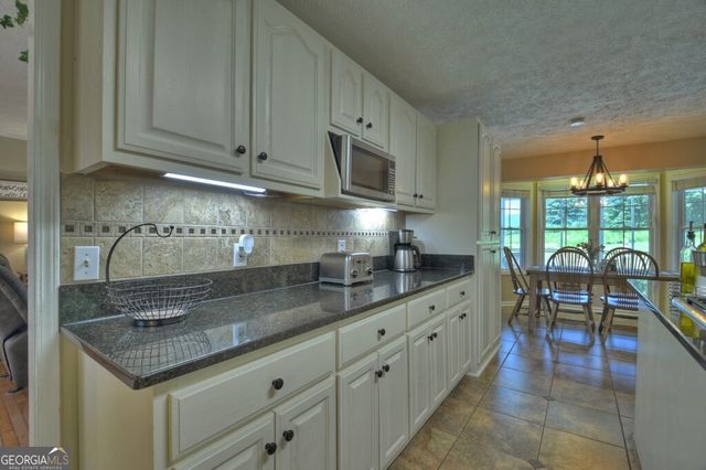 4238 Mobile Road, Mccaysville, GA 30555