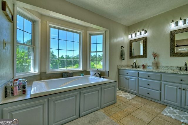 4238 Mobile Road, Mccaysville, GA 30555