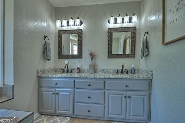 4238 Mobile Road, Mccaysville, GA 30555