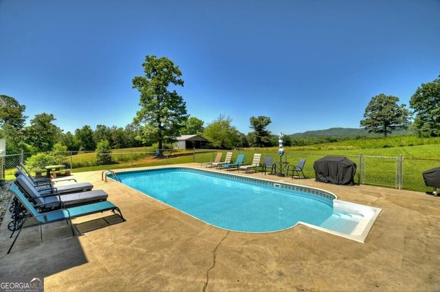 4238 Mobile Road, Mccaysville, GA 30555